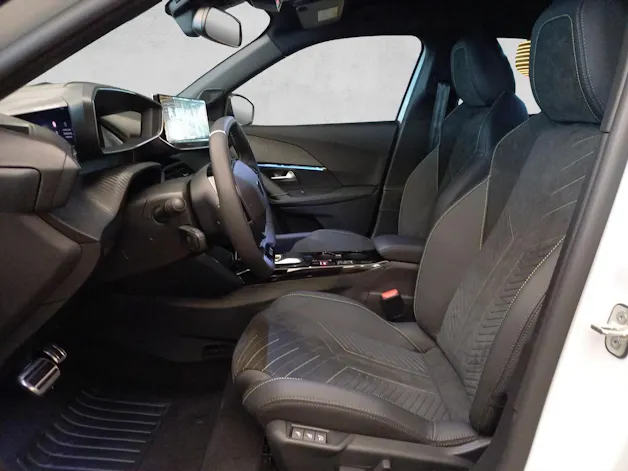 Peugeot 2008 e-GT 54kWh