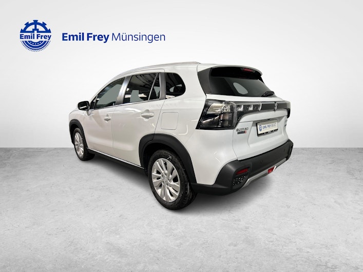 Fahrzeugbild SUZUKI S-CROSS