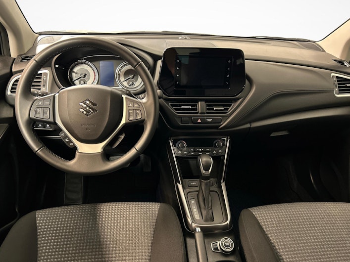 Fahrzeugbild SUZUKI S-CROSS