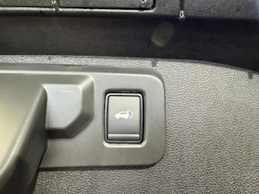 MITSUBISHI ECLIPSE CROSS 13