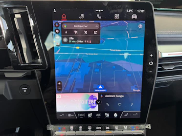 MITSUBISHI ECLIPSE CROSS 8