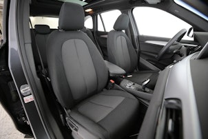 Fahrzeugbild BMW X1 18i sDrive