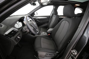 Fahrzeugbild BMW X1 18i sDrive
