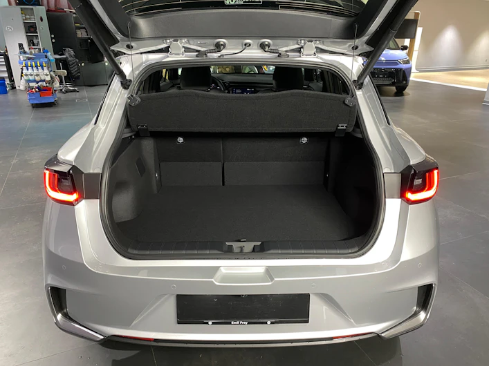 Fahrzeugbild LEXUS LBX