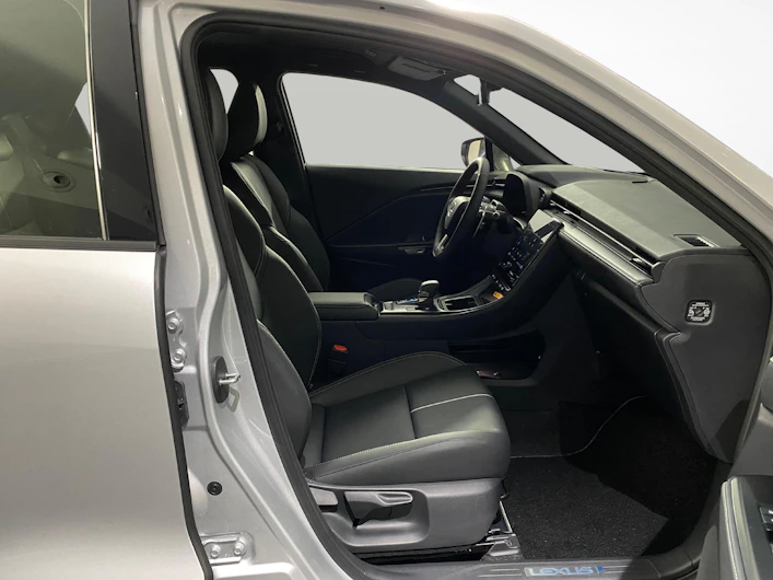 Fahrzeugbild LEXUS LBX