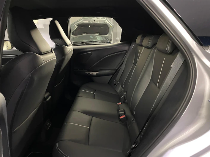 Fahrzeugbild LEXUS LBX