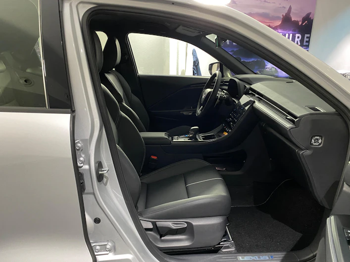 Fahrzeugbild LEXUS LBX