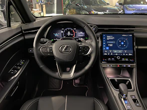 Fahrzeugbild LEXUS LBX 1.5 Hybrid Relax AWD