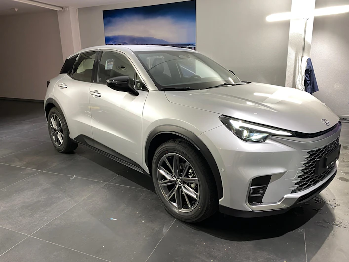 Fahrzeugbild LEXUS LBX