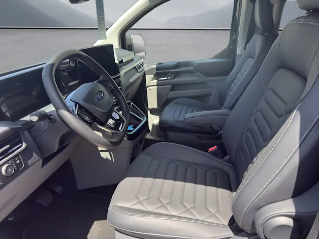FORD Tourneo C Bus 320 L1 2.0 EcoBlue 170 Titanium X 4x4