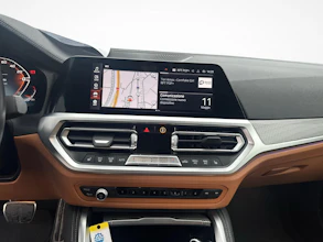 https://vehicle.imgix.net/4206684/e4a3b6b4-c05e-4f53-93c9-340eb9c42706.jpg