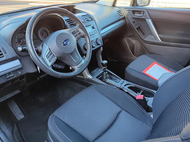 Subaru Forester Station 2.0i e-Boxer Swiss Plus