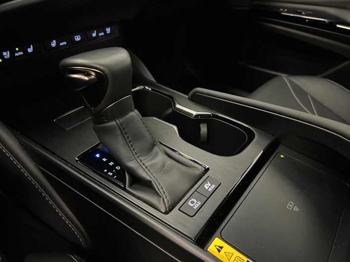 immagine del veicolo LEXUS ES