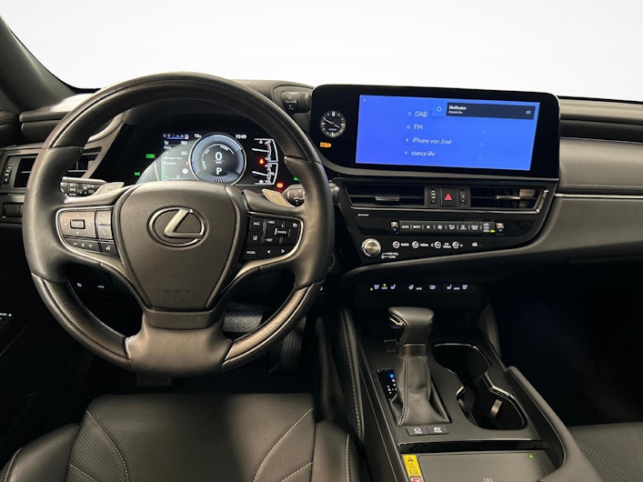 immagine del veicolo LEXUS ES