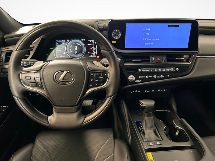immagine del veicolo LEXUS ES