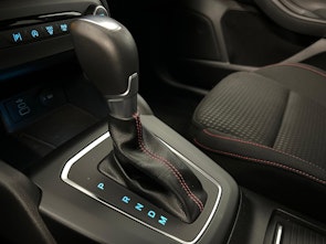 Fahrzeugbild FORD Focus 1.0i EcoB Hybrid 155 ST-Line