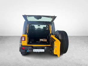 https://vehicle.imgix.net/4206914/e5c02c11-b346-4c17-b294-97d2d2b414e1.jpg