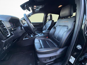 https://vehicle.imgix.net/4206918/9cdae232-5367-4e19-a864-cbd5954a24ff.jpg