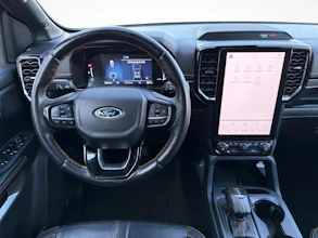 https://vehicle.imgix.net/4206918/a1c46320-93f8-4f08-b9fa-afcb6ebcfd6f.jpg