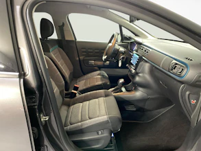 https://vehicle.imgix.net/4206940/7433a9bf-ea46-48f6-9d2f-37872f538948.jpg