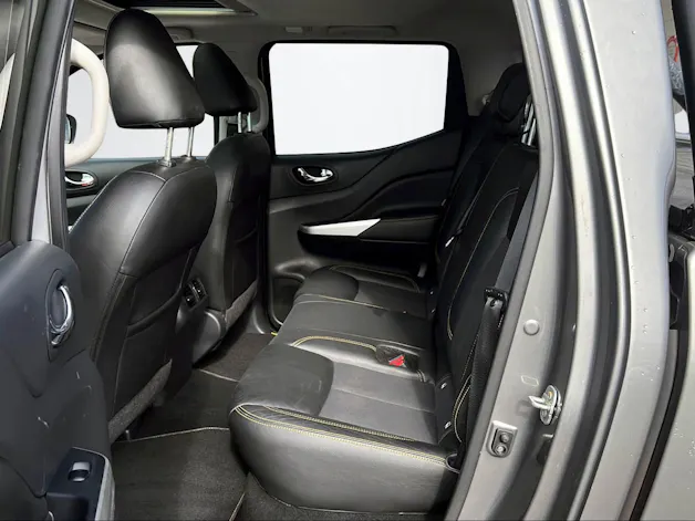 Nissan Navara 2.3 dCi Double Cab N-Guard