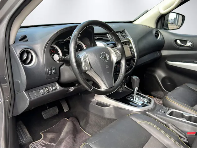 Nissan Navara 2.3 dCi Double Cab N-Guard