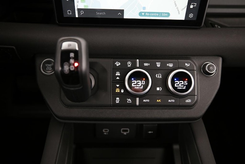 Fahrzeugbild LAND ROVER DEFENDER