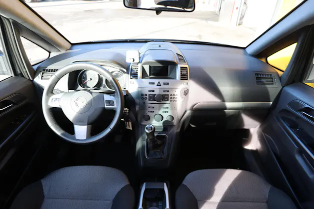 Opel Zafira 2.2 16V Direct Enjoy