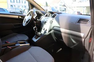Opel Zafira 2.2 16V Direct Enjoy