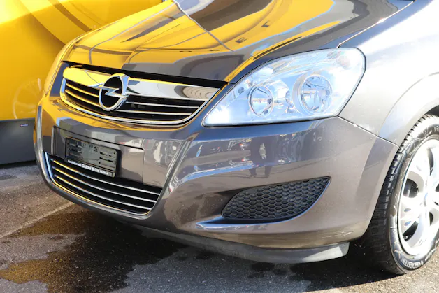 Opel Zafira 2.2 16V Direct Enjoy