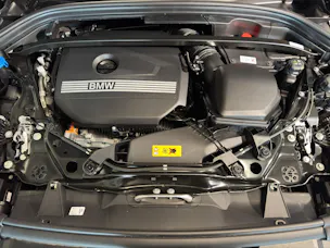 BMW X1 20d xDrive paddles