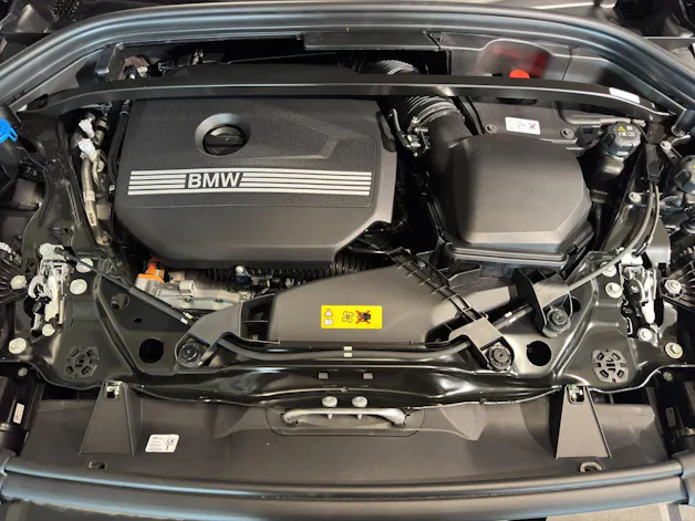 BMW X1 20d xDrive paddles