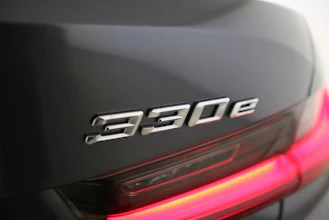 https://vehicle.imgix.net/4207114/31b873fd-d0ba-4262-9406-1d839aa1da1e.jpg