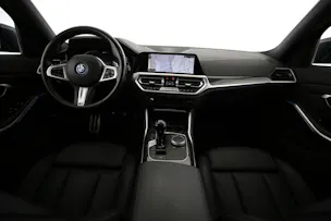 BMW 330e xDrive SAG