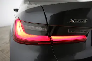BMW 330e xDrive SAG