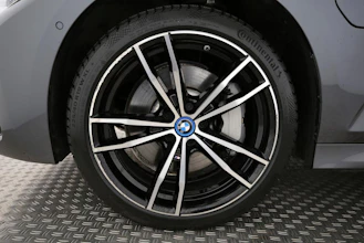 https://vehicle.imgix.net/4207114/a2c4e93f-5be4-4b6d-b03e-45083a6f8e59.jpg