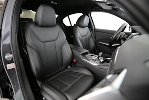 Fahrzeugbild BMW 330e xDrive SAG