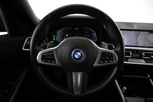 Fahrzeugbild BMW 330e xDrive SAG