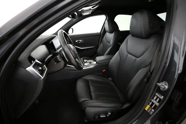 BMW 330e xDrive SAG