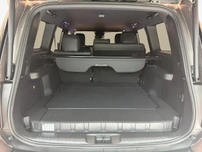 https://vehicle.imgix.net/4207371/b9754066-d269-42ac-9403-757c94540f30.jpg