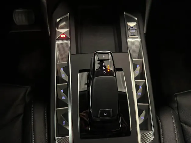 DS Automobiles 3 Crossback 1.2 Hybrid Diva