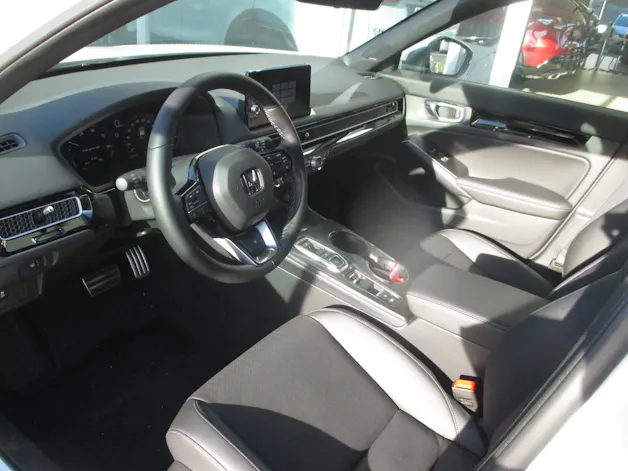 Honda Civic 2.0 i-MMD Advance - mit Aktionsleasing 1.9% und 8 Jahren Garantie!