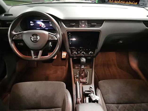 Škoda Octavia Combi 2.0 TDI RS Final Edition 4x4 DSG