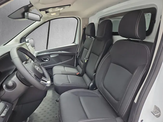 Nissan Primastar 150 L1H1 N-Connecta HT M - LEASING AB CHF 449.- mtl