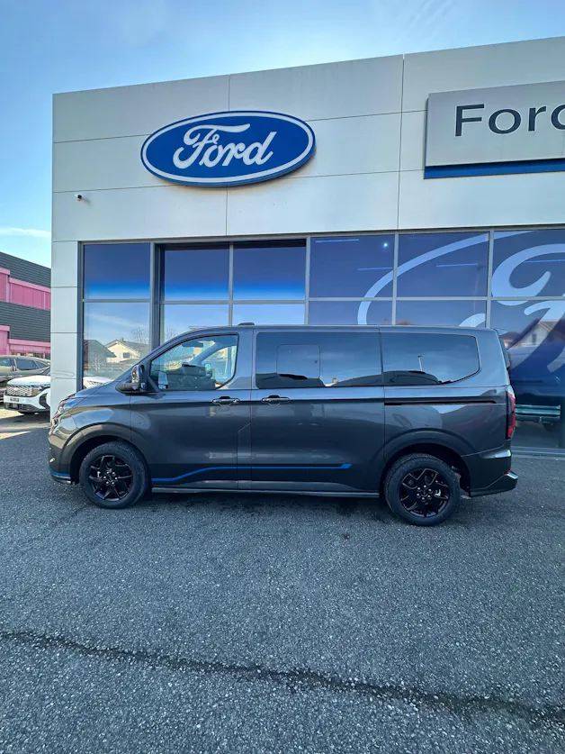 Ford Tourneo Custom 320 L1 2.0 EcoBlue 170 Sport 4x4