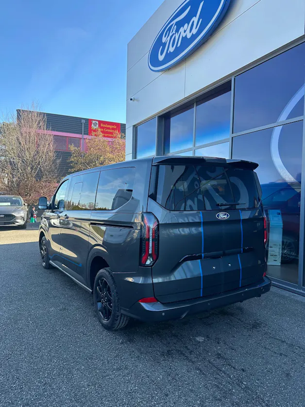 Ford Tourneo Custom 320 L1 2.0 EcoBlue 170 Sport 4x4
