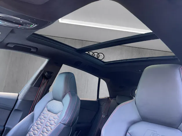 Audi RSQ8 quattro