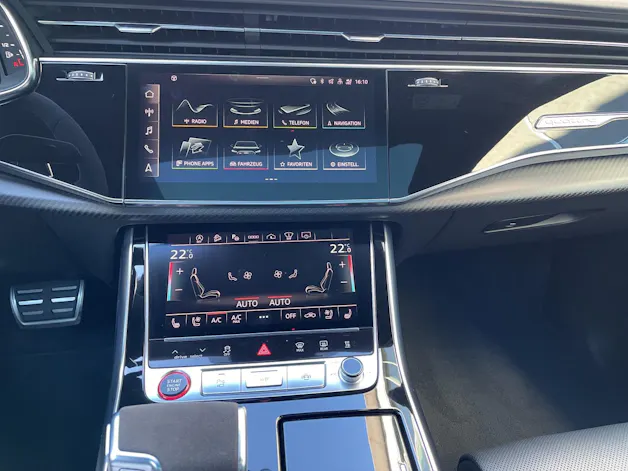 Audi RSQ8 quattro