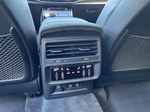 Audi RSQ8 quattro