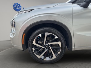 Fahrzeugbild MITSUBISHI Outlander 2.0 MIVEC Diamond CVT